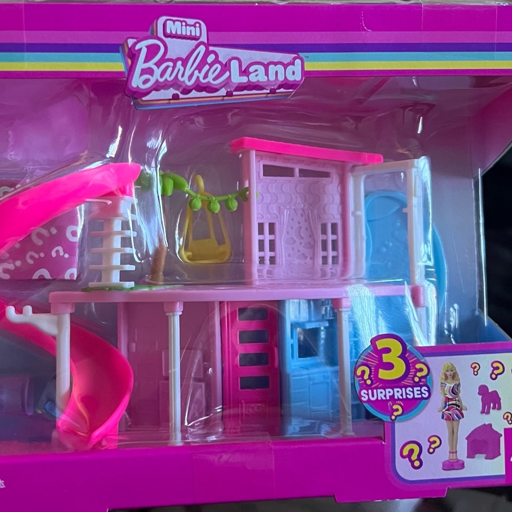 Mattel Barbie Land Mini Playset - Pink and Blue